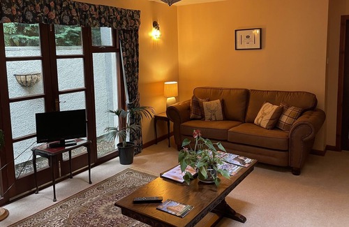 Dunfermline Bed & Breakfast | Clarke Cottage Guest House