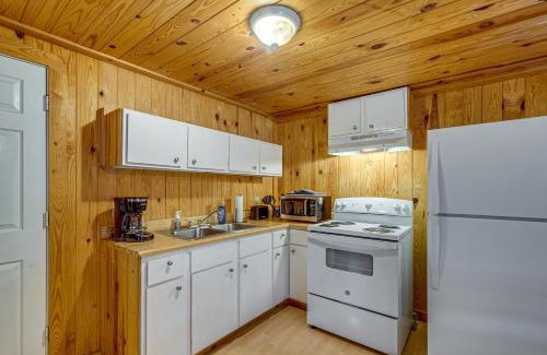 Clarkson House | Clarkson Cabin - 17 Mi to Mammoth Cave Natl Park!