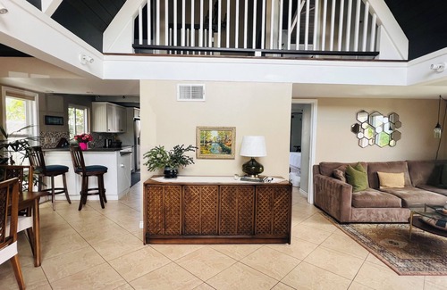 Newport Shores House | Classic A-Frame Newport Shores House - walk to the beach!