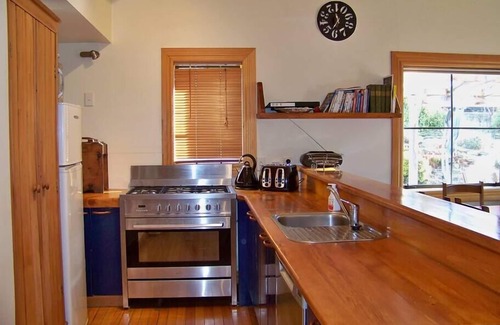 Wanaka House | Classic Bills Way Charm