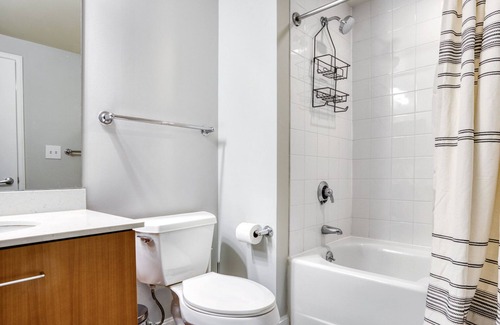 Cambridgeport Apartment | Classic Central Square 1BR w/ W/D & Gym, by Blueground