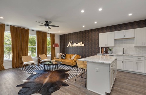 Whitebridge House | Classic Country - Mins to Downtown - Private Rooftop