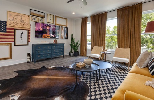 Whitebridge House | Classic Country - Mins to Downtown - Private Rooftop