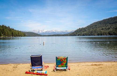 Truckee House | Classic Donner Lake View Cabin