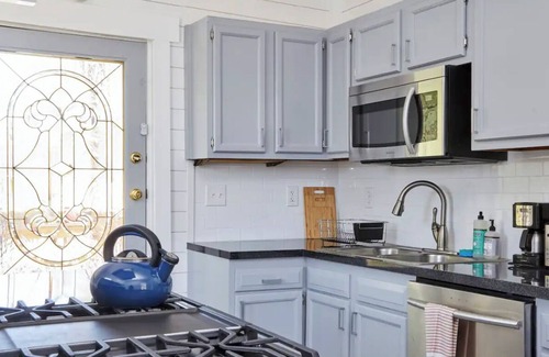 Cherokee Triangle Apartment | Classic Heart of Highlands! 3BR!