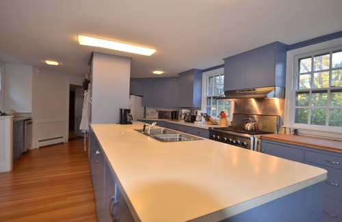Saunderstown House | Classic Summer Home in Saunderstown w/Private Beach on Narragansett Bay