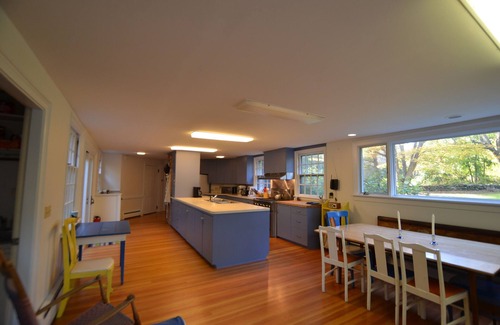 Saunderstown House | Classic Summer Home in Saunderstown w/Private Beach on Narragansett Bay
