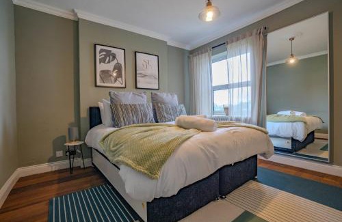 Charlton Apartment | Classical Beauty in Greenwich