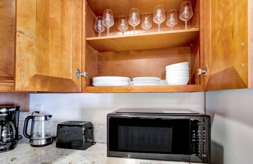 Hacienda Heights House | Classy 4BR + Patio Garden + Near DTLA #TravelSGV