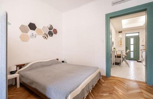 Jozsefvaros Apartment | Classy Couture Apartment