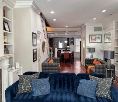 Columbia Heights House | Classy Victorian Brownstone Subway Shopping