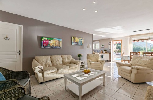 Roquebrun House | Classy Villa in Roquebrun with Swimming Pool