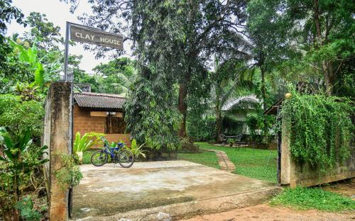 Udawalawa House | Clay House