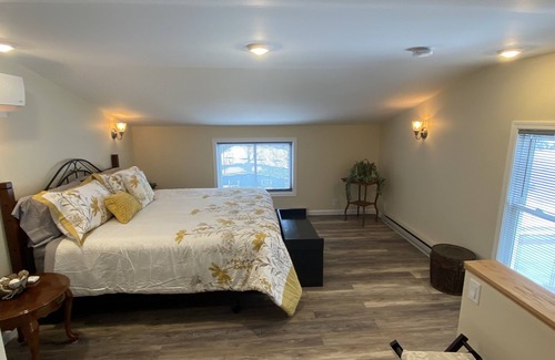Clayton Apartment | Clayton #3 Cozy, Clean, and Convenient Apartment