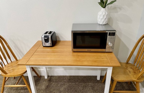 Bull Mountain Apartment | Clean and Cozy Apartment