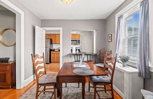Bryn Mawr Apartment | ★ "Clean, Comfortable & Convenient