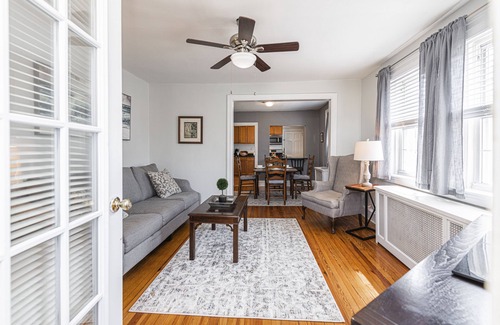Bryn Mawr Apartment | ★ "Clean, Comfortable & Convenient