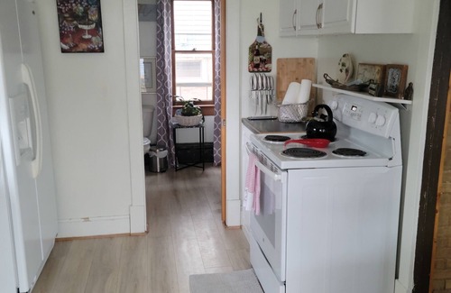 Marquette House | CLEAN, Comfortable, Cute 2 bedrm home - Heart of Marquette!