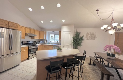 West Valley City House | Clean, Family Friendly, Spacious, Comfy Mattress, All 3 King Beds
