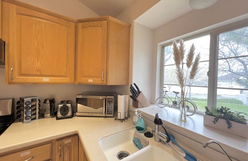 West Valley City House | Clean, Family Friendly, Spacious, Comfy Mattress, All 3 King Beds