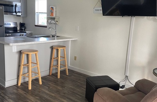 Oak Harbor Condo | Clean Fully Furnished Green Cove Condo - Monthly Discount