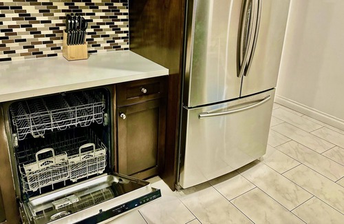 West Hills House | Clean house, close to Universal, CSUN and Beaches, free Netflix and prime video