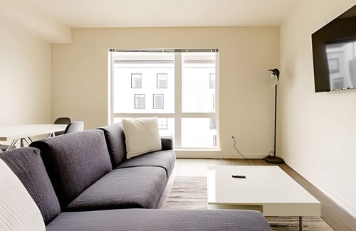Downtown Apartment | Clean+Modern 1BR in Redmond 4 | FastWifi | Gym