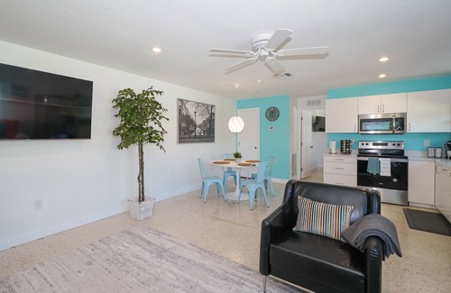 Sarasota Villa | Clean & Modern, Close to Beach, Restaurants, Downtown SRQ!