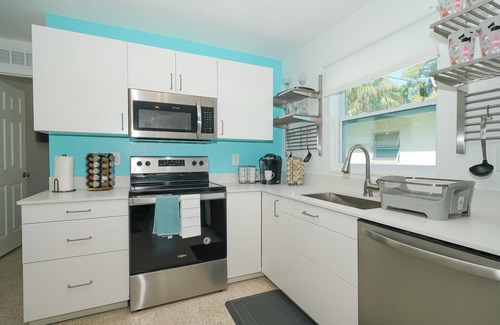 Sarasota Villa | Clean & Modern, Close to Beach, Restaurants, Downtown SRQ!