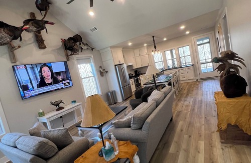 Oxford Cabin | Clear Creek: Sardis Lake- 3 Bedroom Cabin