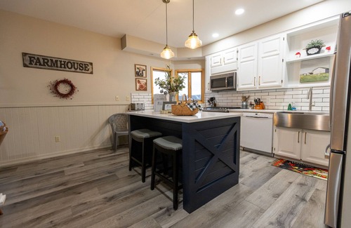 Butler House | Clear Fork Ridge Stunning Lodge: Views & Spa