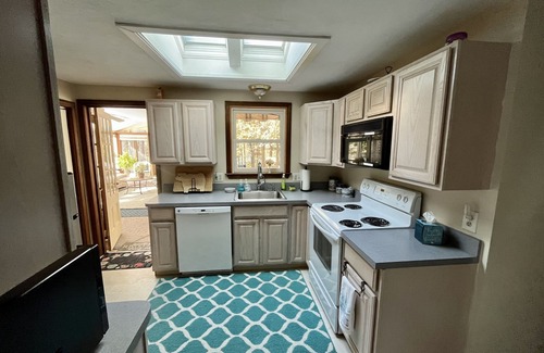 Plymouth Apartment | Clear Pond Inn - Penthouse, Pet friendly beach front property in Plymouth!