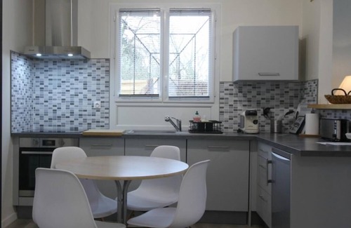 Ambares-et-Lagrave House | Cleau - Ambares Lagrave