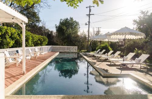 Santa Rosa House | Clementine By AvantStay Bright Modern Retreat w Pool Pool Table Large Patio