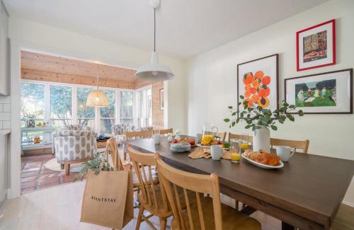 Santa Rosa House | Clementine By AvantStay Bright Modern Retreat w Pool Pool Table Large Patio
