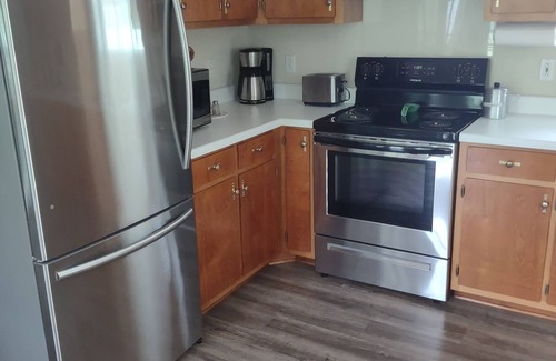 Kelso House | Clementine Cottage- Quiet Charming Cottage on Lincoln Lake