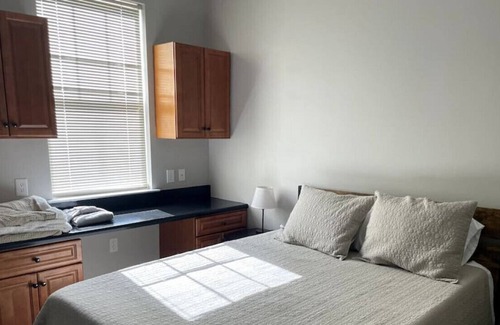 Seneca Apartment | Clemson Area Condo + Lake Views