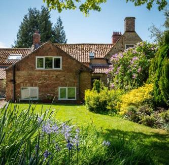 West Heslerton House | Cliff House Holiday Cottages