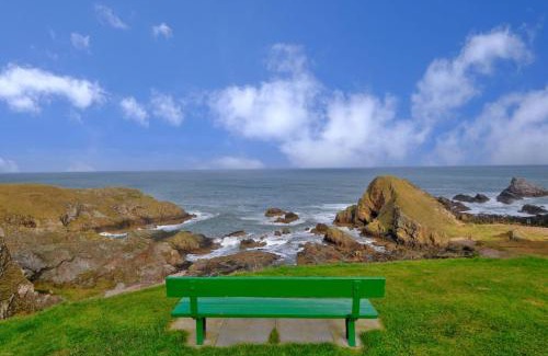 Buckie Apartment | Cliff Top Cottage with Sea Views