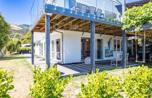 Akaroa House | Cliffside - Akaroa Holiday Home