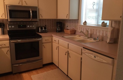 Fairfield Bay Condo | Cliffside Condo with scenic View of Greers Ferry Lake & WiFi