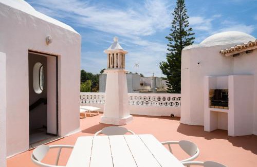 Alporchinhos Villa | Clifftop Beach House - Pool, Private Terrace, Garden & Paddle Boards