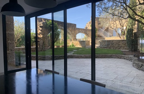 Grillon House | CLOS VIALLE the historic Village CRICKET, 4kms from Grignan