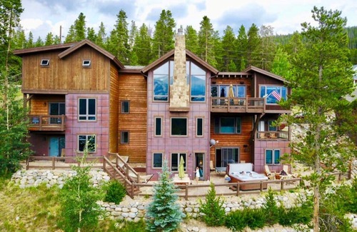 Forest Hills House | Close 2 Town/Lifts! Skiers oasis. 2000 sq Ft patio