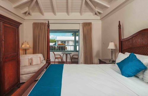 Hastings Hotel | Close to Beaches- Savannah, Drill Hall Beaches! 3 Relaxing Units w/Balcony!