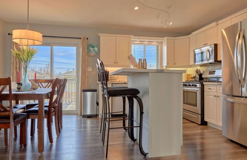 Meaford House | Close to Blue Mountain | Private Backyard + Game Room