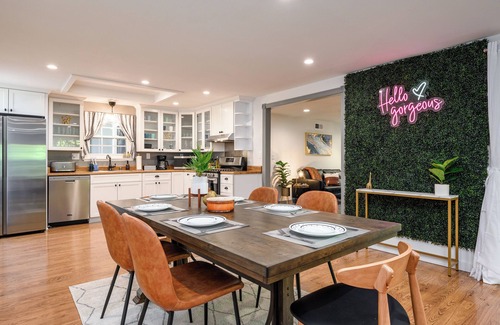 Fullerton House | CLOSE to Disney Cozy 4BR Entertainer + Arcade n