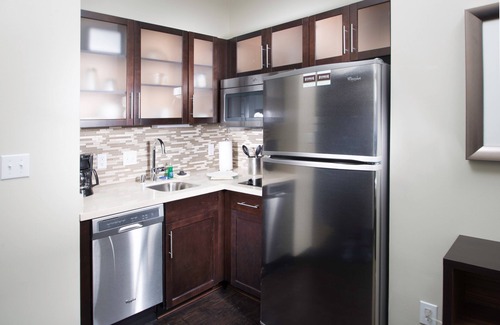 Folsom Apartment | Close to Folsom Lake! Comfortable Studio Suite | Complimentary Breakfast