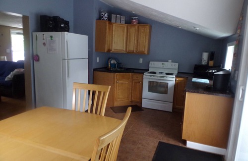 Hyannis House | Close to it all;Beaches, Shopping Centers,Downtown,Ferry and more
