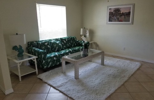 Stuart House | Close to marinas, fishing, beaches, shopping and restaurants